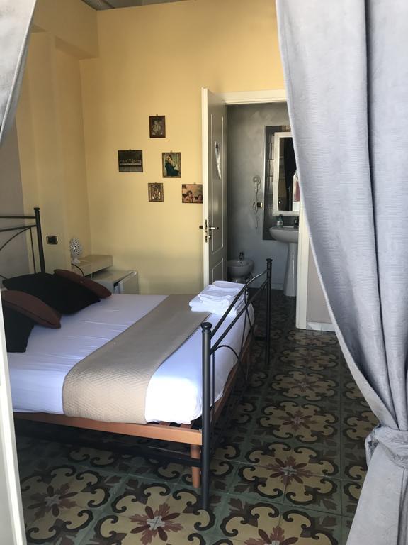 B&B Le Colonne Brindisi Ruang foto