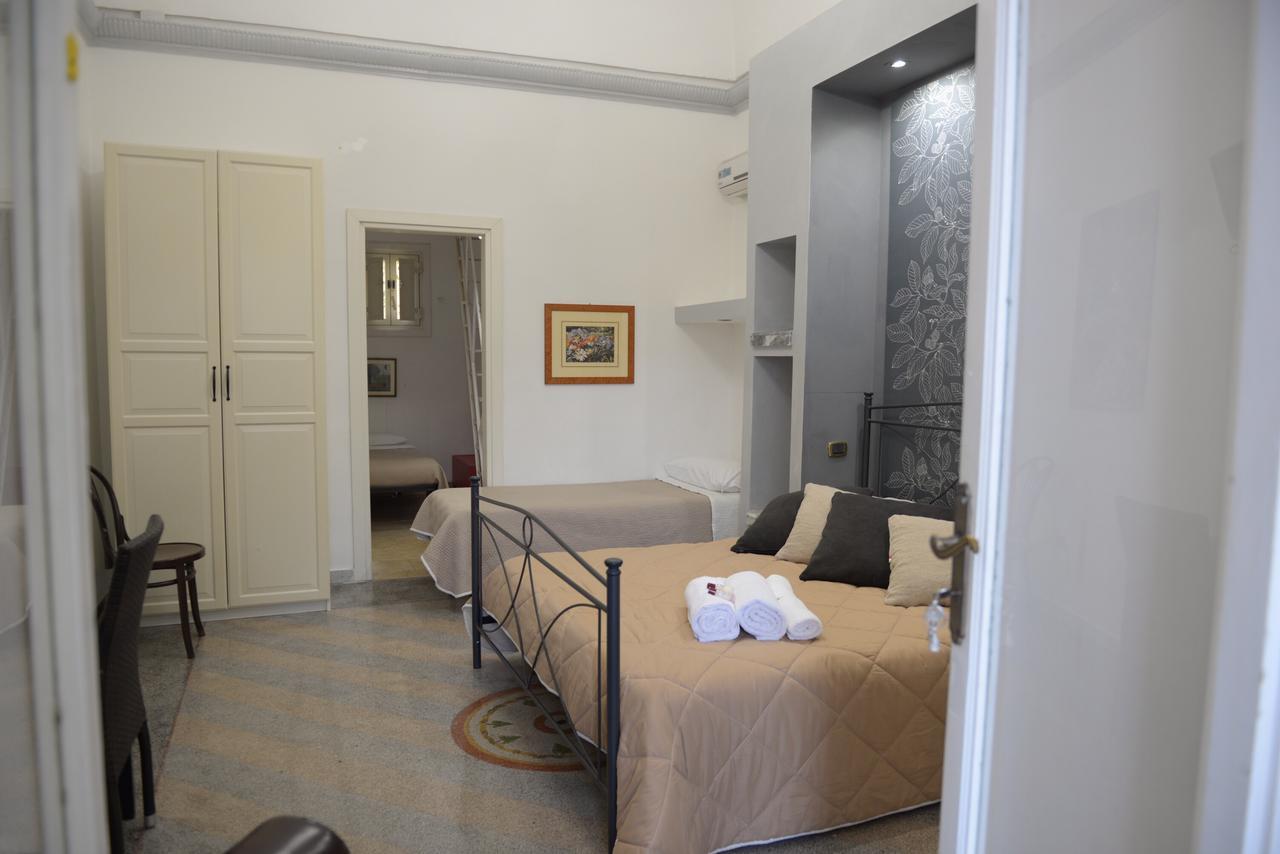 B&B Le Colonne Brindisi Bagian luar foto