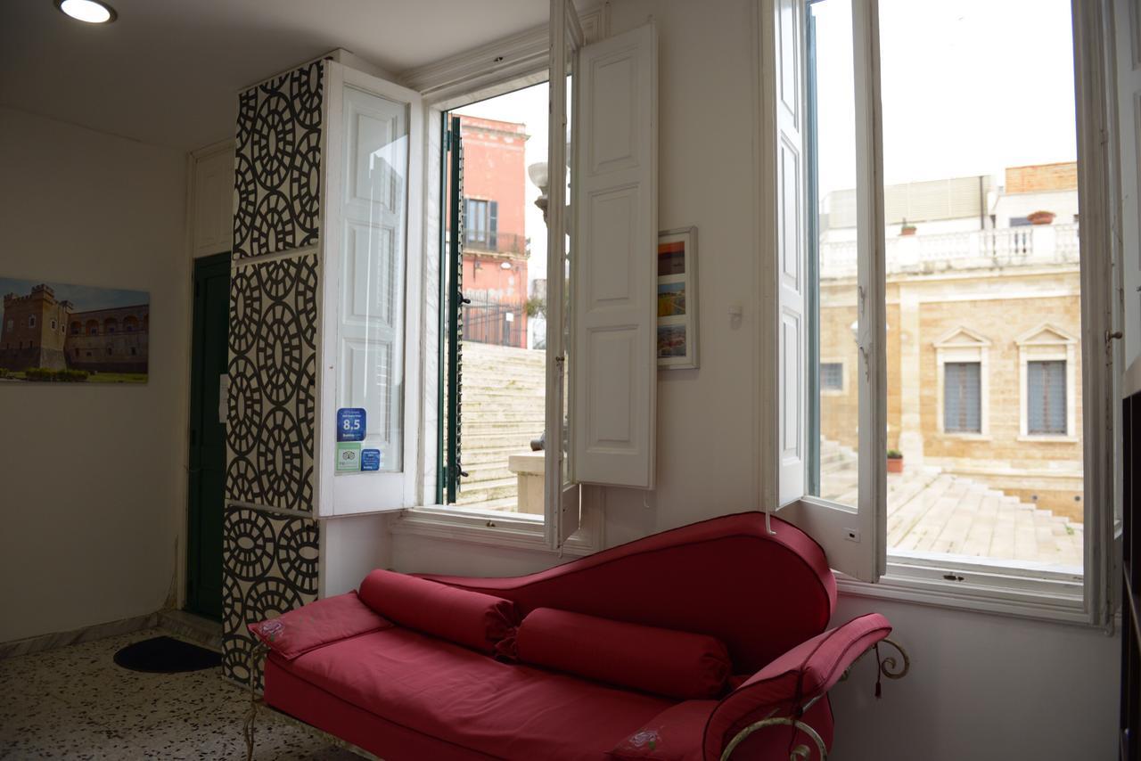 B&B Le Colonne Brindisi Bagian luar foto